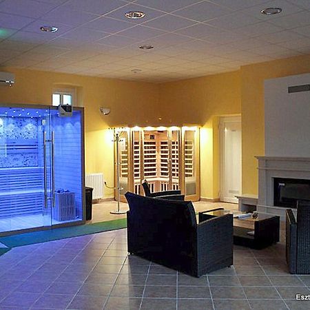 Eszter Apartman Bekescsaba Luaran gambar