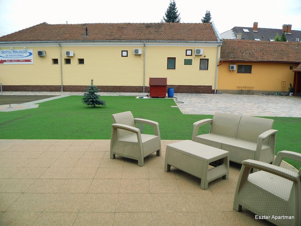Eszter Apartman Bekescsaba Luaran gambar